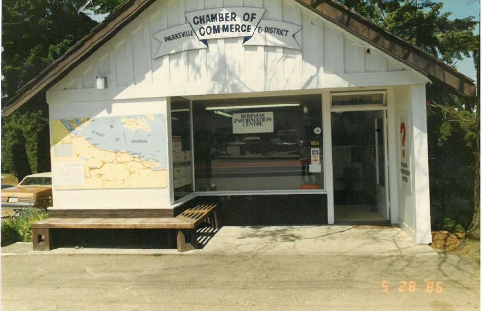 Old Visitor Centre in 1986 when it was located across from the Parksville Dairy Queen